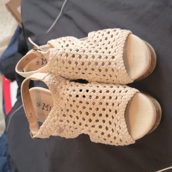 Wedge Sandals - Picture 1 of 3